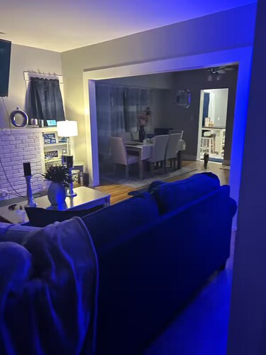 Charming 2-bedroom single family 420friendlyno tobacco sleeps 2-4 comfortably