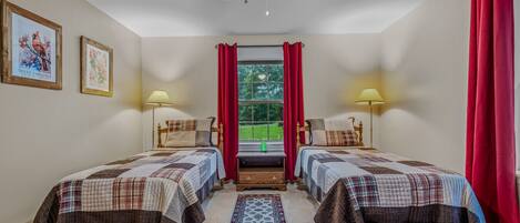 3 dormitorios, escritorio, wifi gratis y ropa de cama