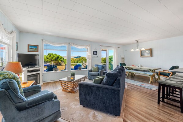 TV, fireplace, books, offices