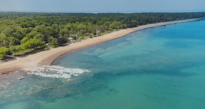 The Lazy Days - 3 cottages - Sleeps 22 - Lakefront on Lake Huron