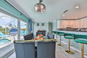 Dining - Coastal Heaven STR 503 (Cape Coral)