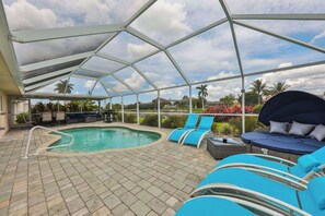Outdoor pool - Coastal Heaven STR 503 (Cape Coral)