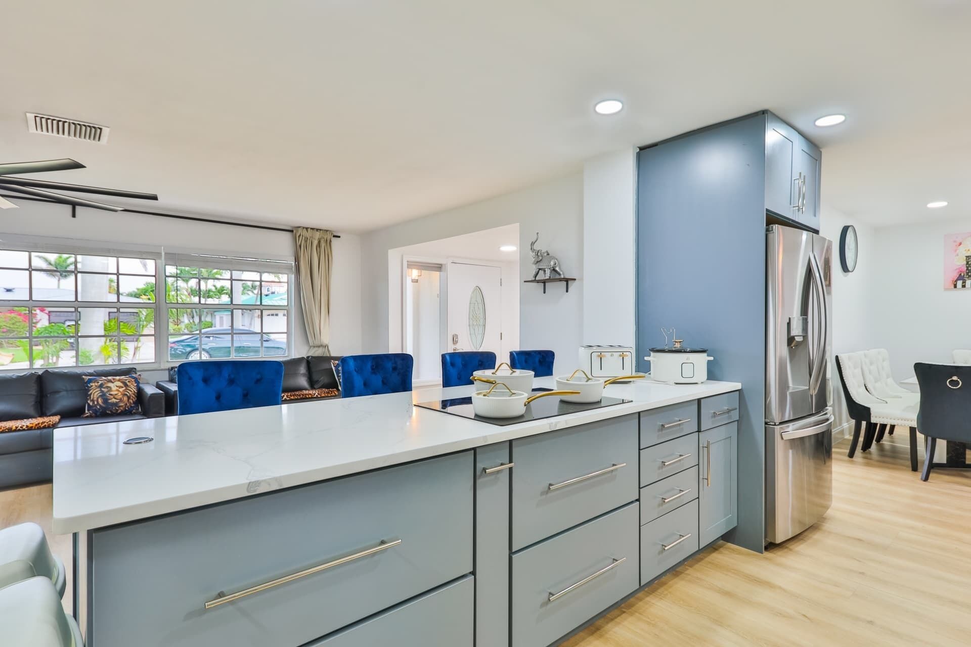 冰箱、微波炉、烤箱、炉灶