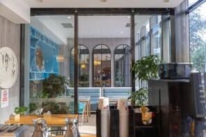 Restaurant - Beijing Huashang Hotel (Sanyuanqiao Yansha Embassy Area Branch) (Beijing)