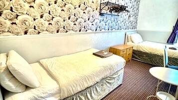 Camera con 2 letti singoli | Wi-Fi gratuito