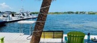 Calling all Snowbirds! PRIME location! Nov - Apr