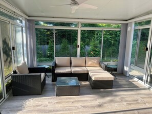 TV connectée, table de tennis de table