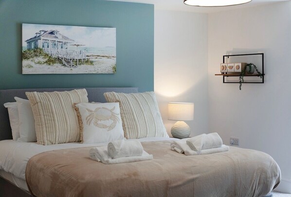 6 bedrooms, internet, bed sheets