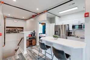 Private kitchen - Gallant Glass 4BR • Top Floor • Walk to Vandy (Nashville)