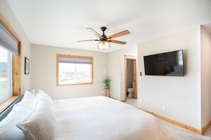 5 bedrooms, iron/ironing board, travel crib, free WiFi