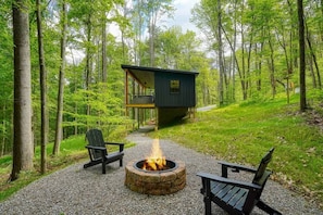 Property grounds - Honeymoon Hollow cabin at Trickle Creek (Logan)