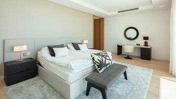 5 bedrooms, free WiFi, bed sheets