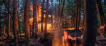 Streamside treehouse in the Vermont forest with access to sauna