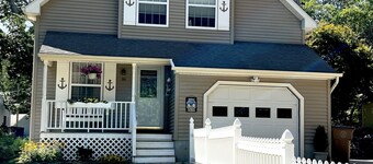 Enjoy Niantic, Giants Neck Heights Beach 0.7 miles from this 3BR, 2.5BA home!