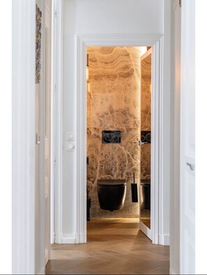 Unclassified image, 3 of 33, button