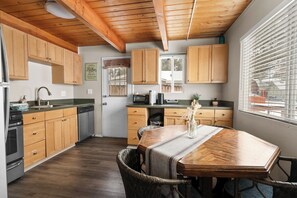 Bouilloire électrique, grille-pain