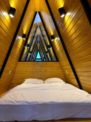 2 bedrooms, iron/ironing board, WiFi - Charming 2-bedroom cottage in awesome Batumi with WiFi, AC (Batumi)