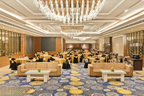 Dining - Country Inn Premier Amritsar (Amritsar)