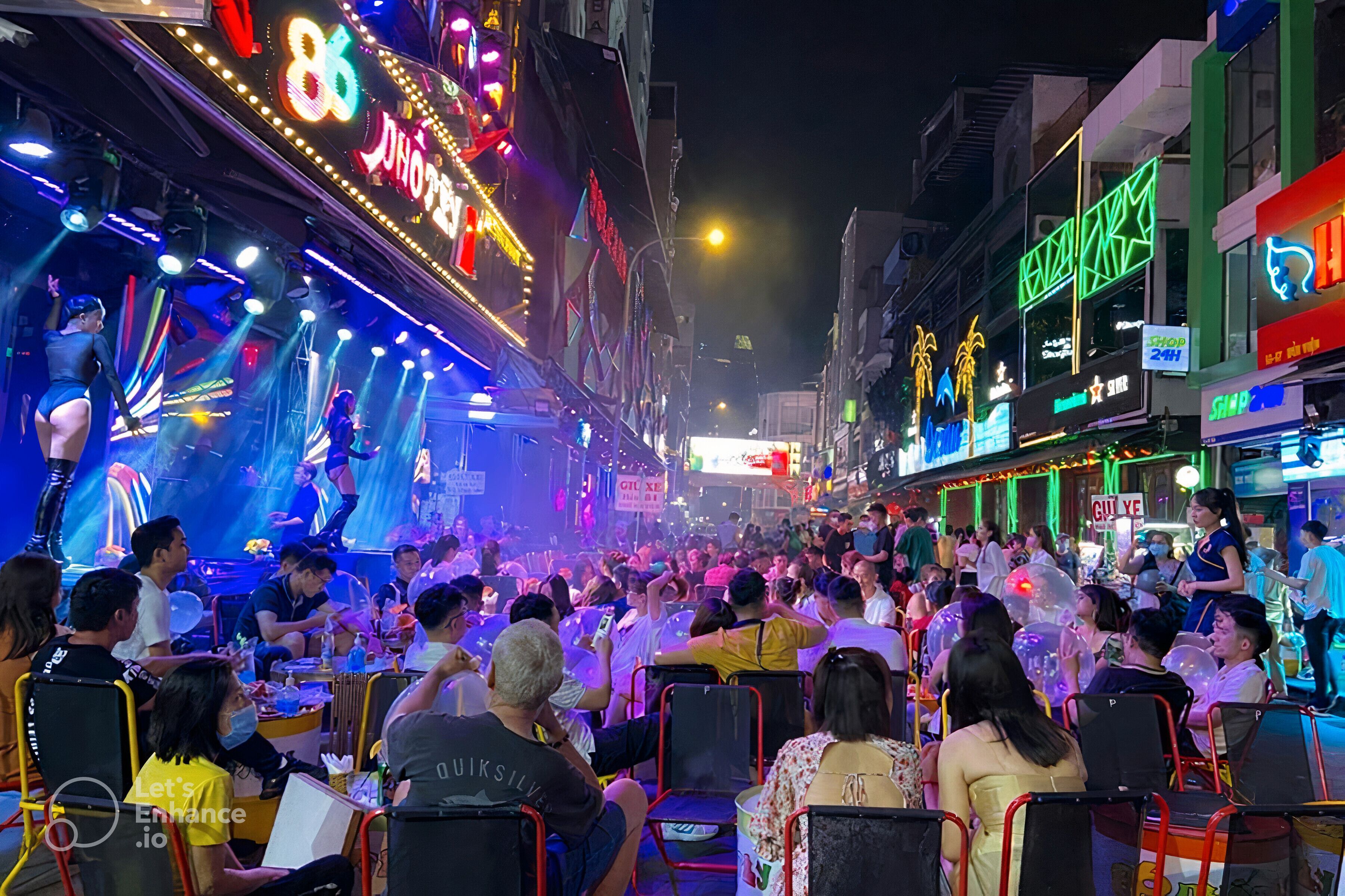 Foto - Golden Lunar Hotel - Moonlight Stay in Bui Vien Walking Street