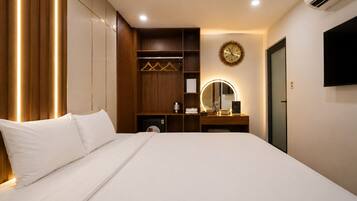 Luxury Double Room | Minibar, desk, laptop workspace, free WiFi