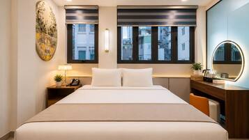 Kamar Double Deluks, pemandangan kota | Minibar, meja kerja, ruang kerja ramah laptop, dan Wi-Fi gratis