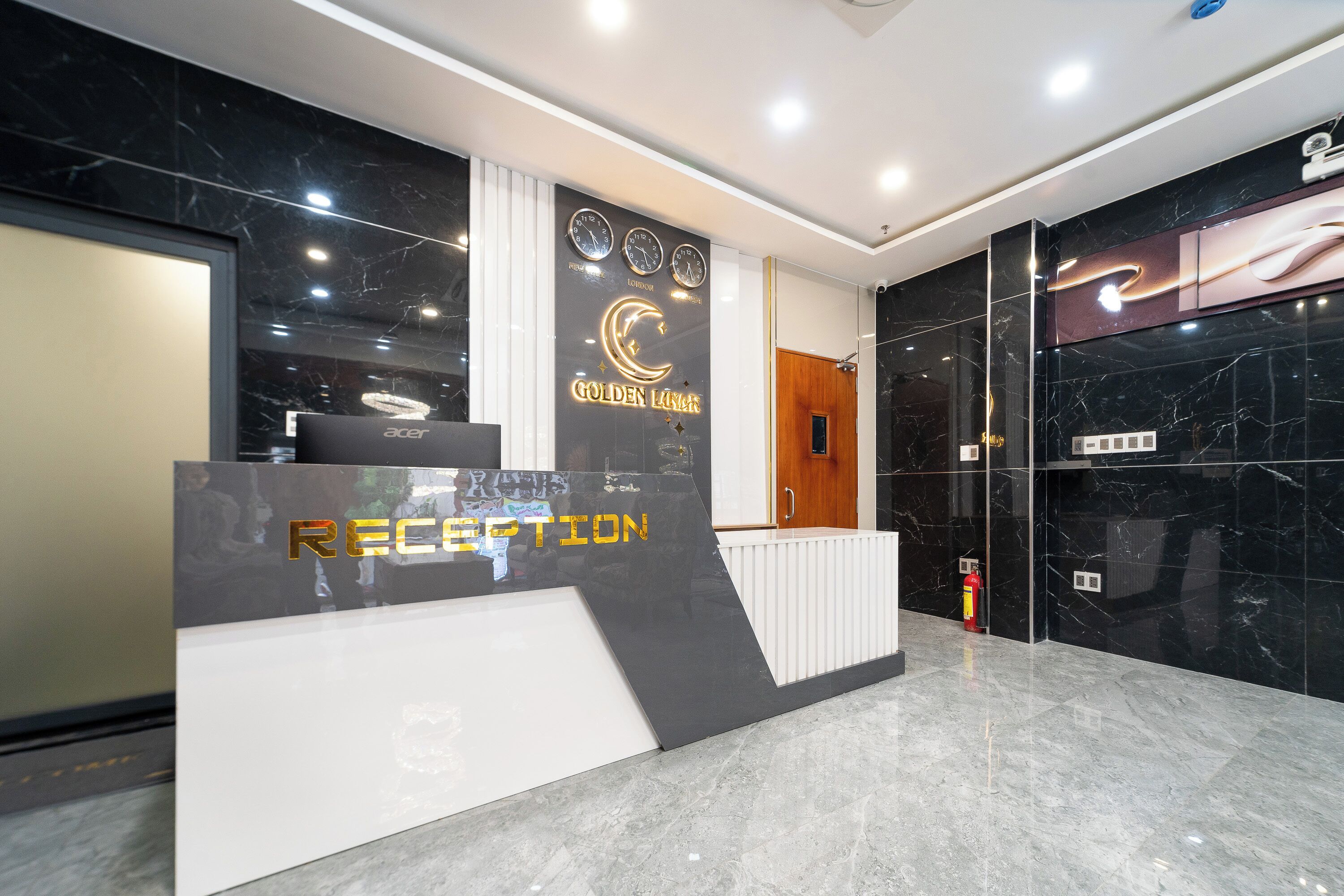 Foto - Golden Lunar Hotel - Moonlight Stay in Bui Vien Walking Street