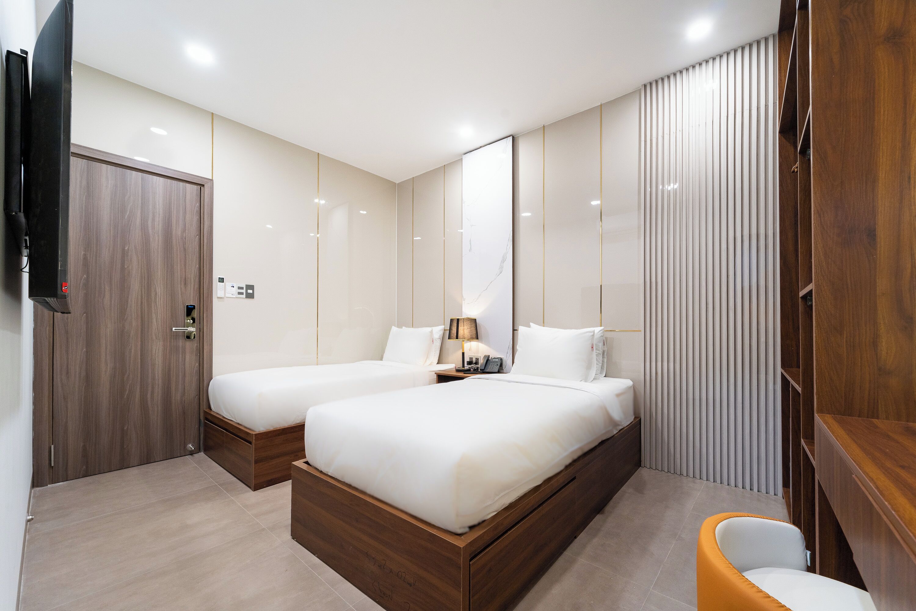 Foto - Golden Lunar Hotel - Moonlight Stay in Bui Vien Walking Street