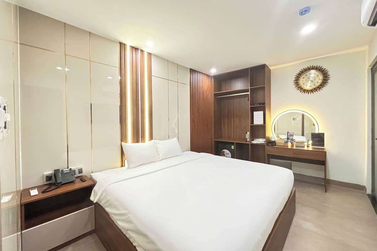 Doppia Luxury | Una scrivania, postazione laptop, Wi-Fi gratuito, lenzuola