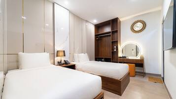 Deluxe Twin Room | Desk, laptop workspace, free WiFi, bed sheets