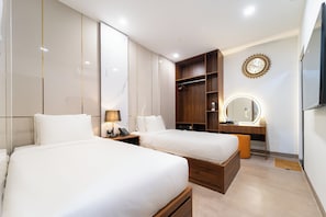 Deluxe Twin Room | Desk, laptop workspace, free WiFi, bed sheets