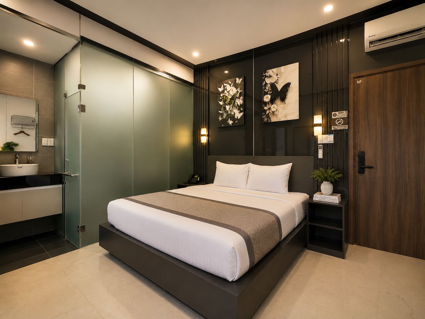 Design Double Room, Balcony, City View | Minibar, desk, laptop workspace, WiFi (free)
