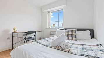 2 bedrooms, iron/ironing board, WiFi, bed sheets