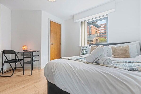 2 bedrooms, iron/ironing board, WiFi, bed sheets