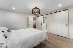 4 chambres, fer et planche à repasser, lit parapluie, Wi-Fi gratuit