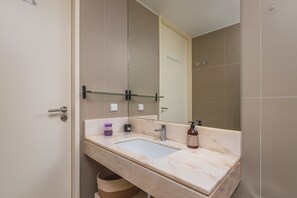 Bathroom - Duo Berna Stay in Lisbon (Lisbon)