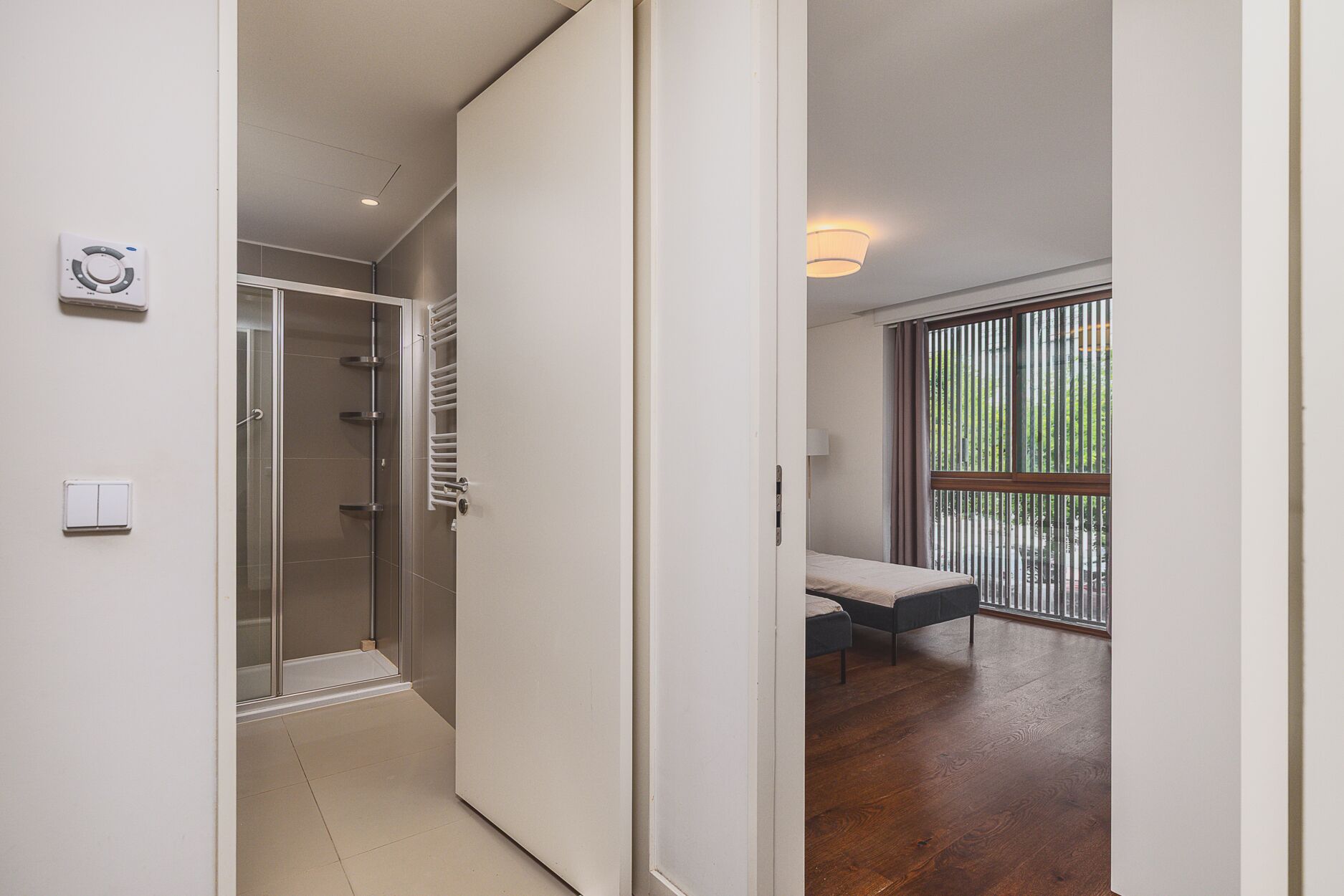 舒適套房 | 浴室 | 淋浴設備、提供毛巾、廁紙