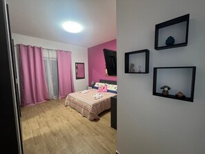 2 bedrooms, iron/ironing board, free WiFi, bed sheets