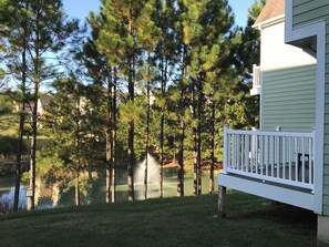 Property grounds - Cozy 1-bedroom condo with WiFi, AC in awesome Williamsburg Kings Creek Community (Williamsburg)