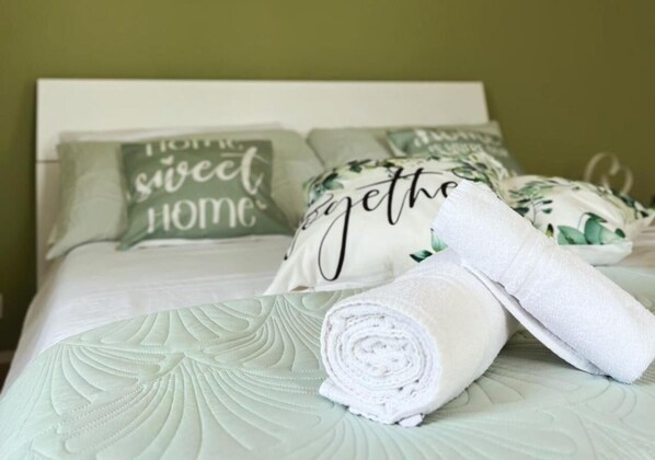 1 habitación, tabla de planchar con plancha, wifi y ropa de cama 