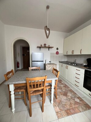 Private kitchen - Sofiva tourist accommodation in the heart of the historic center of Civitavecchia (Civitavecchia)
