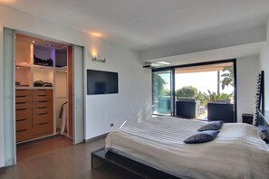 3 chambres, fer et planche à repasser, Wi-Fi, literie fournie