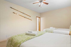 House (4 Bedrooms) | Interior - Alpine Retreat w/ Private Deck, Views, Outdoor Dining Alpen Drive by Avantstay (Lake Arrowhead)