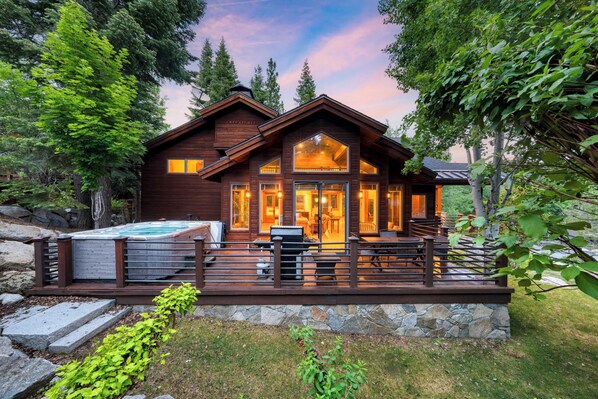 House (4 Bedrooms) | Front of property
