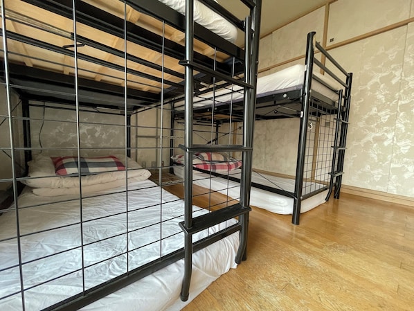 1 chambre, fer et planche à repasser, Wi-Fi, literie fournie