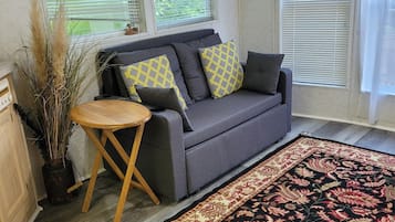 Smart TV, books, stereo