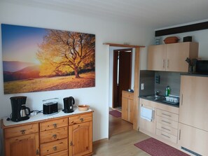 Fridge, microwave, stovetop, coffee/tea maker - Simply get out into nature (Heinrichsdorf G.T Köpernitz )