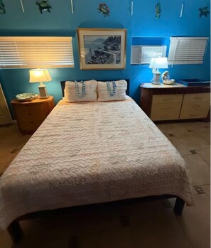 1 bedroom, in-room safe, desk, iron/ironing board
