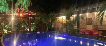 Palm Beach Tropical Hot-Tub Pool HIDE-A-WAY Suite