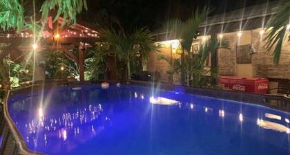 Palm Beach Tropical Hot-Tub Pool HIDE-A-WAY Suite