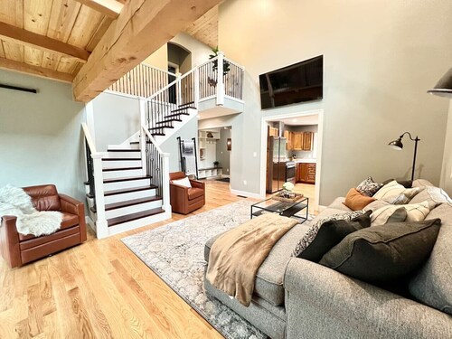 Beaver Lake Oasis | Hot Tub | Kayaks | Pets OK!